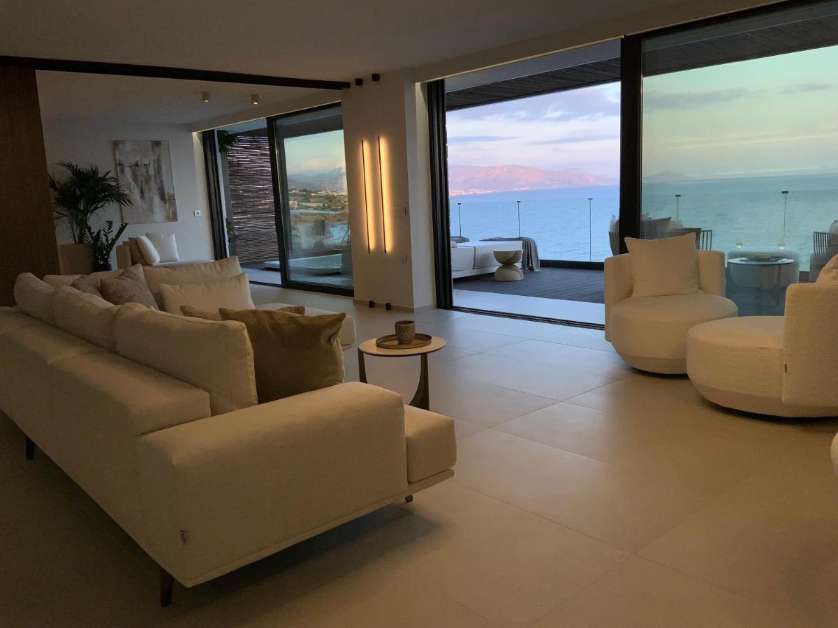 Mystique Luxury Suite Achlia Экстерьер фото